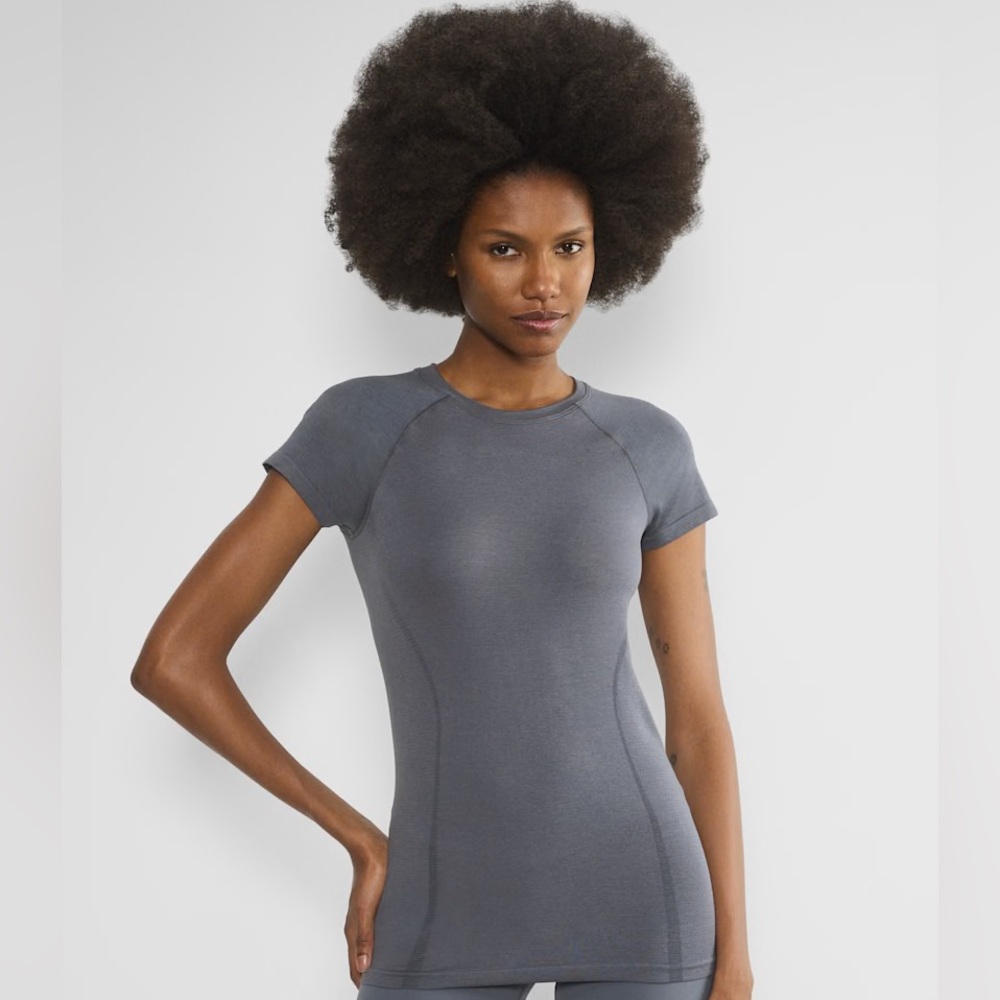 NWT Aritzia Golden BodyLite™ Laps T-Shirt - Picture 2 of 6